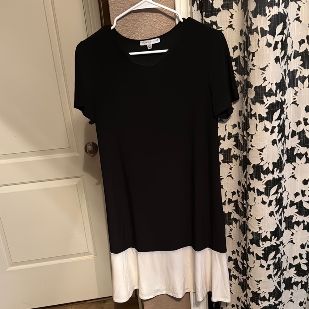 Annalee + Hope Boxy Black and White Short Sleeve Dress